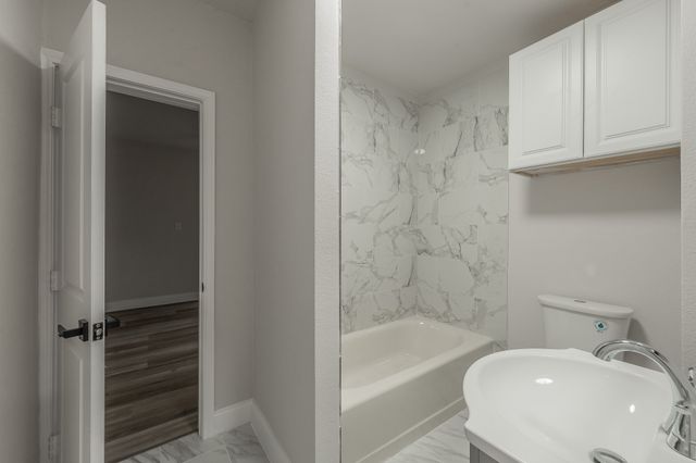1416 E Myrtle Street, Fort Worth, TX 76104