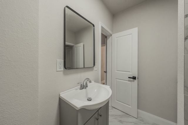 1416 E Myrtle Street, Fort Worth, TX 76104