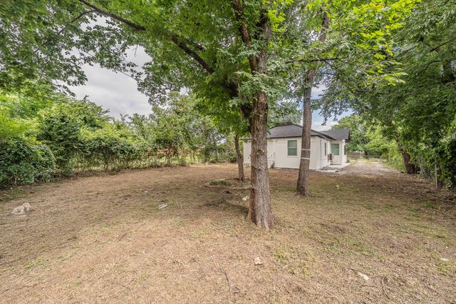 1416 E Myrtle Street, Fort Worth, TX 76104