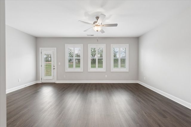 550 Twyla Dr, Lebanon, TN 37087