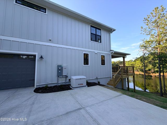16 Overpeck Lane, Pinehurst, NC 28374