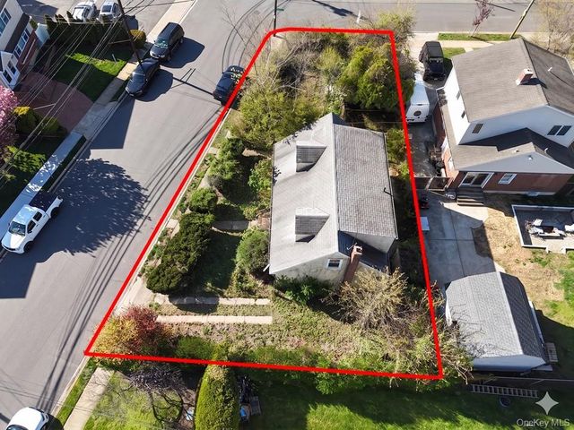 2216 Brooklyn Avenue, Merrick, NY 11566