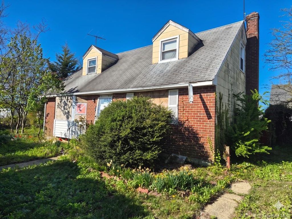 2216 Brooklyn Avenue, Merrick, NY 11566