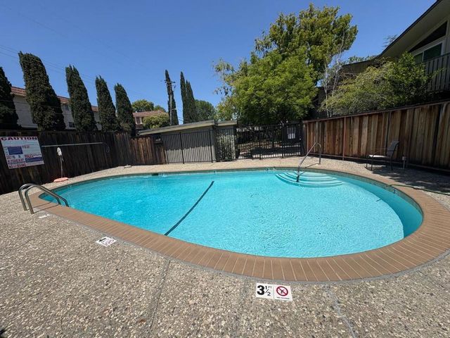 1155 Weyburn Lane 26, San Jose, CA 95129