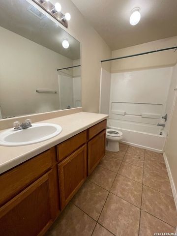 10815 Mathom Lndg Apt 1, Universal City, TX 78148