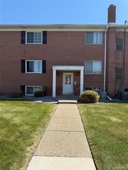 8141 Denwood Dr 6, Sterling Heights, MI 48312
