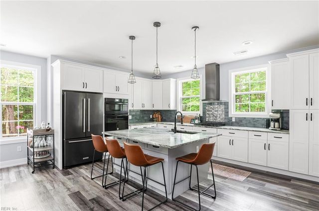 1400 Cypress Creek PW, Smithfield, VA 23430