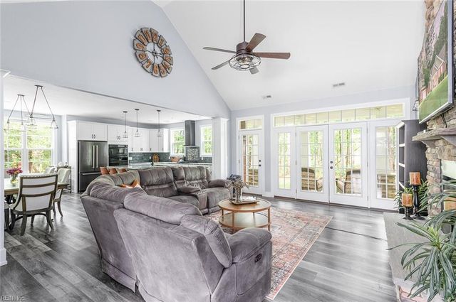 1400 Cypress Creek PW, Smithfield, VA 23430