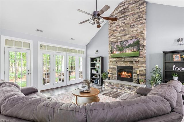 1400 Cypress Creek PW, Smithfield, VA 23430