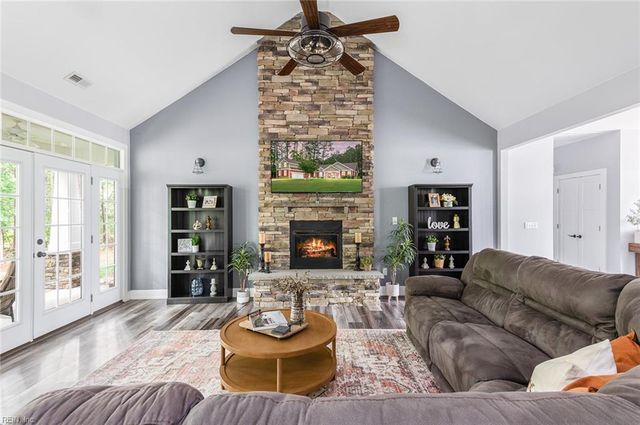1400 Cypress Creek PW, Smithfield, VA 23430