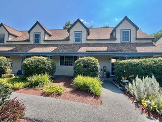 64 Kennedy Dr 1, Chelmsford, MA 01863