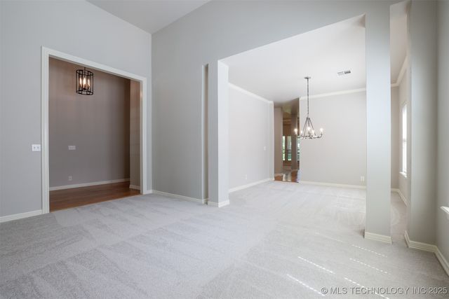 9041 E 117th Street S, Bixby, OK 74008