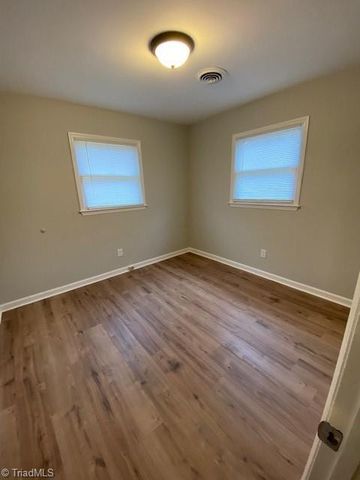 1200 Glenwood Avenue B, Greensboro, NC 27403
