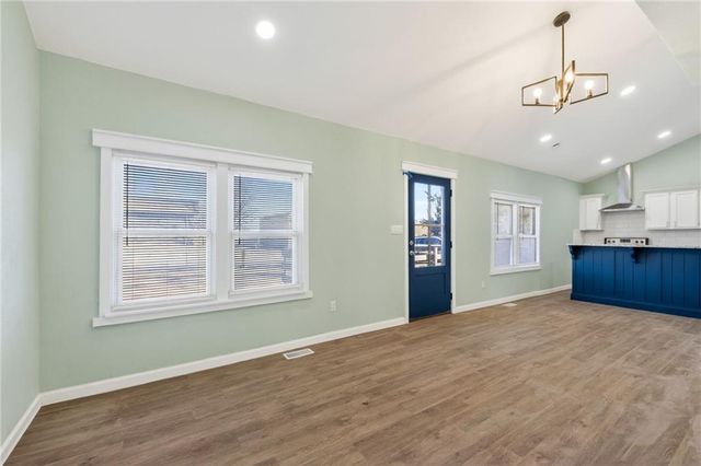 1402 SW Jefferson Street, Lee's Summit, MO 64081