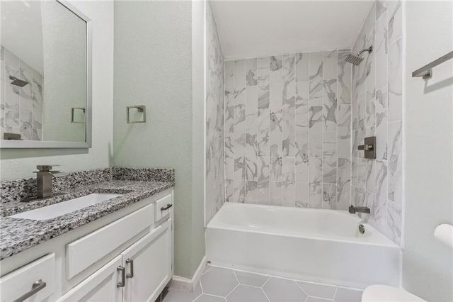 1402 SW Jefferson Street, Lee's Summit, MO 64081