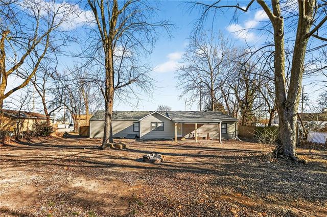 1402 SW Jefferson Street, Lee's Summit, MO 64081