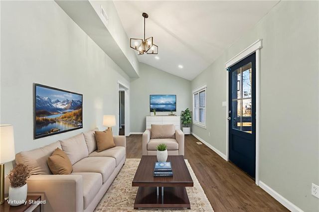 1402 SW Jefferson Street, Lee's Summit, MO 64081