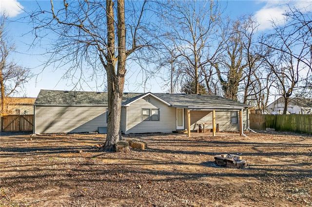 1402 SW Jefferson Street, Lee's Summit, MO 64081