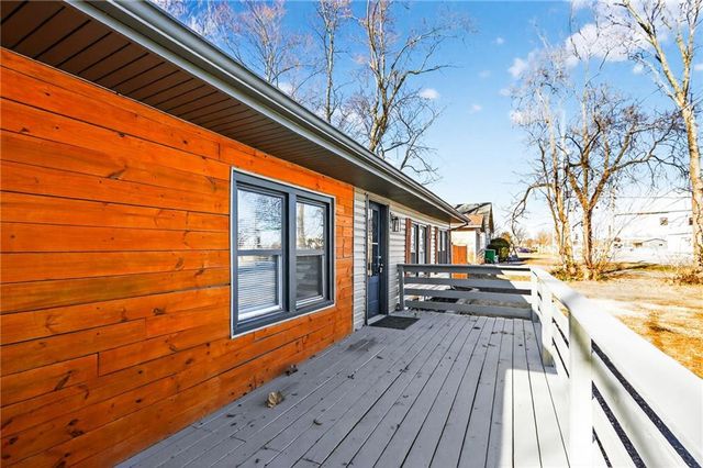 1402 SW Jefferson Street, Lee's Summit, MO 64081