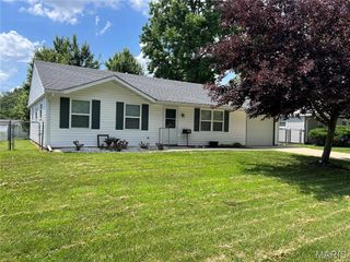 402 Willow Drive, O'fallon, IL 62269
