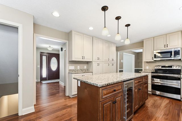 3415 Rosewood Lane N, Plymouth, MN 55441