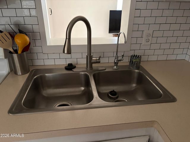 1147 S SIOUX Drive, Apache Junction, AZ 85119