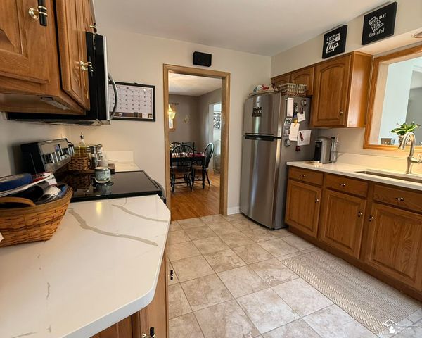 2681 Lenox Street, Trenton, MI 48183