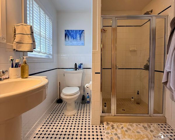 2681 Lenox Street, Trenton, MI 48183