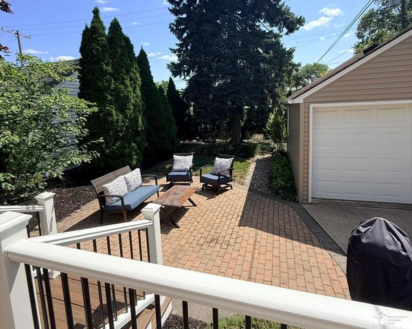 2681 Lenox Street, Trenton, MI 48183
