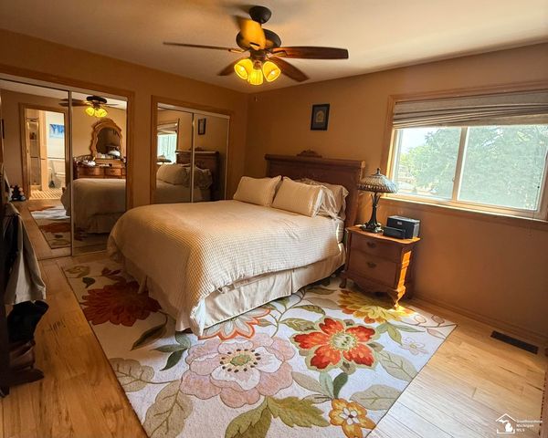 2681 Lenox Street, Trenton, MI 48183