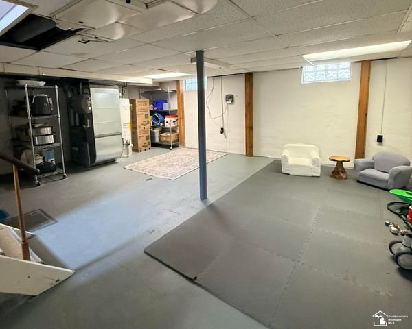 2681 Lenox Street, Trenton, MI 48183