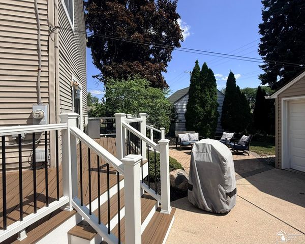 2681 Lenox Street, Trenton, MI 48183