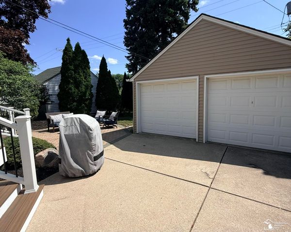 2681 Lenox Street, Trenton, MI 48183