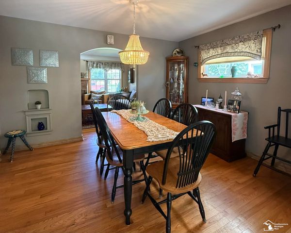 2681 Lenox Street, Trenton, MI 48183