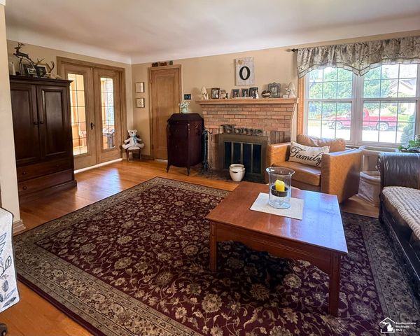 2681 Lenox Street, Trenton, MI 48183