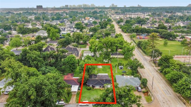 6631 Maybank Drive, Houston, TX 77055
