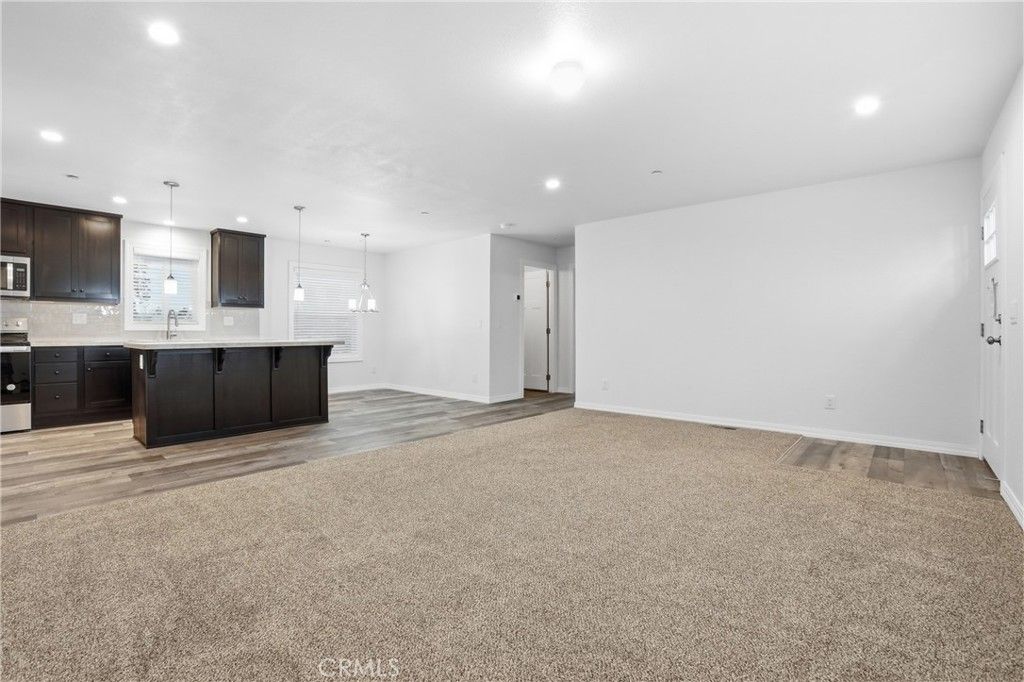 Image 10 of property listing at 4237 Del Rosa Road, Phelan, CA 92371