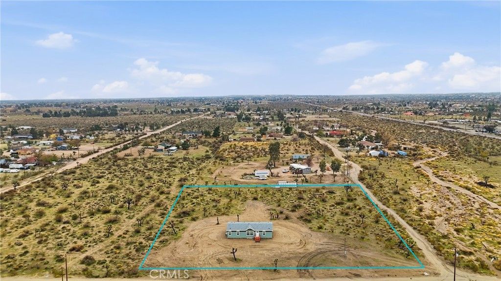 Image 4 of property listing at 4237 Del Rosa Road, Phelan, CA 92371