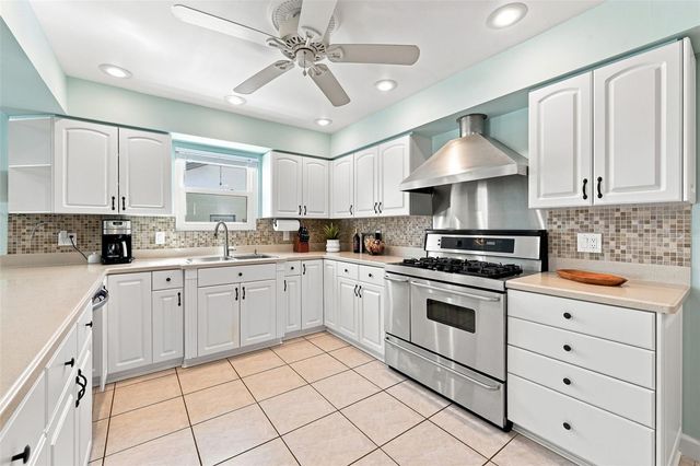 2800 HAVERHILL DRIVE, Clearwater, FL 33761