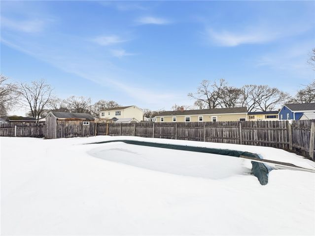 60 Duncan Road, Warwick, RI 02886