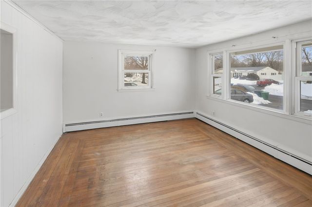 60 Duncan Road, Warwick, RI 02886