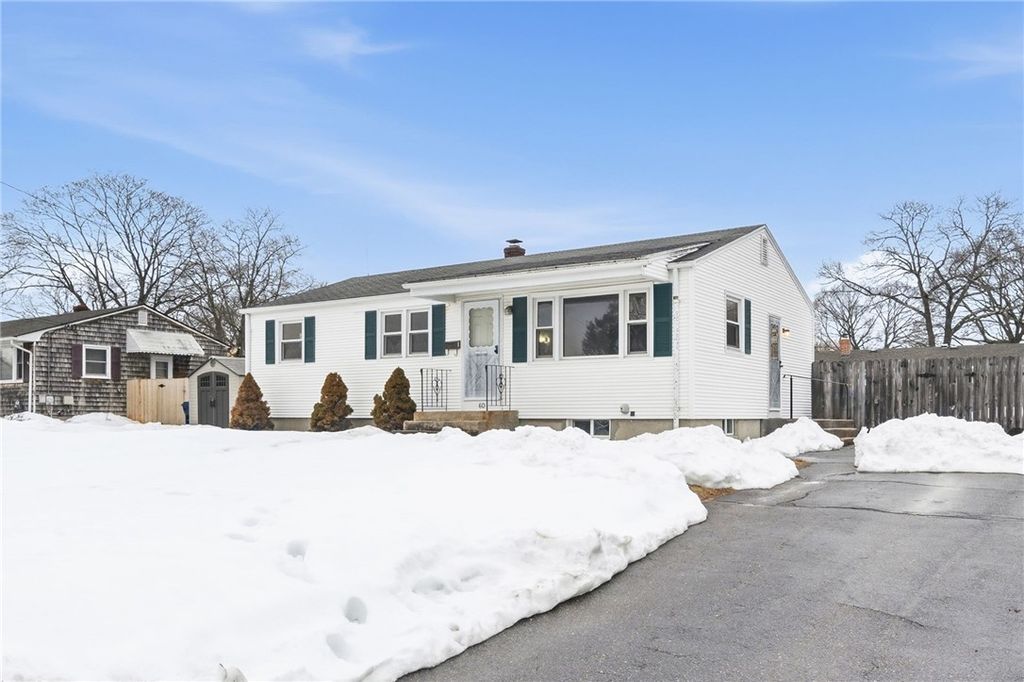 60 Duncan Road, Warwick, RI 02886