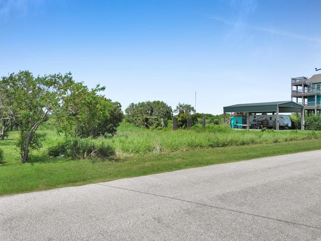 937 Magnolia, Crystal Beach, TX 77650