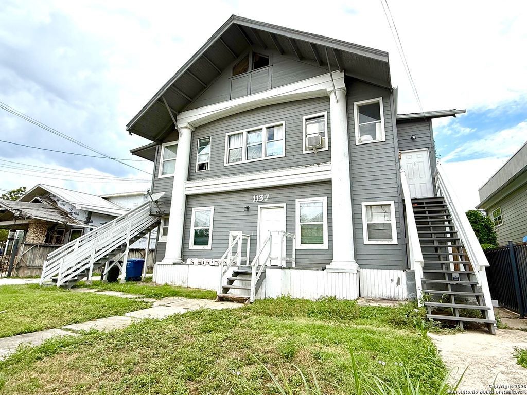 1137 W Ashby Pl Apt 4, San Antonio, TX 78201