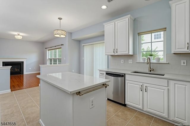 2 Pickering Cir, Montgomery Twp., NJ 08540