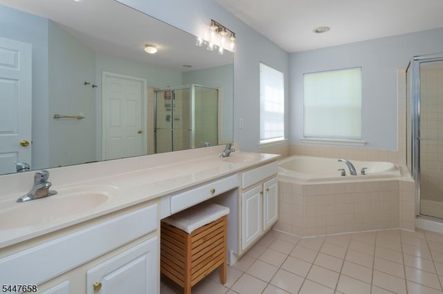 2 Pickering Cir, Montgomery Twp., NJ 08540
