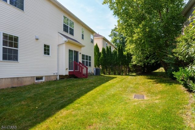 2 Pickering Cir, Montgomery Twp., NJ 08540