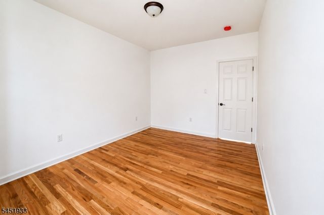 305 Cator Ave 1D, Jersey City, NJ 07305