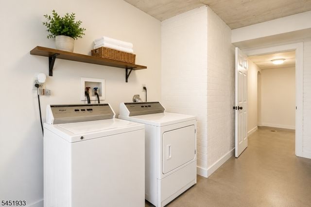 305 Cator Ave 1D, Jersey City, NJ 07305