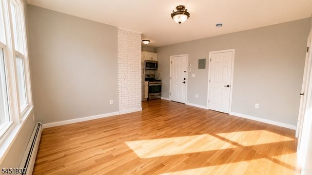 305 Cator Ave 1D, Jersey City, NJ 07305